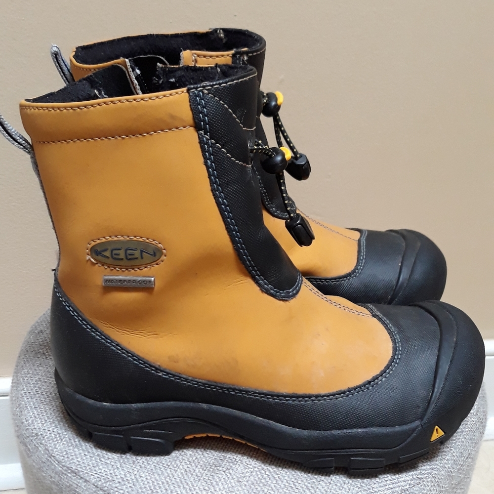 Keen Kids’ Unisex Waterproof boots